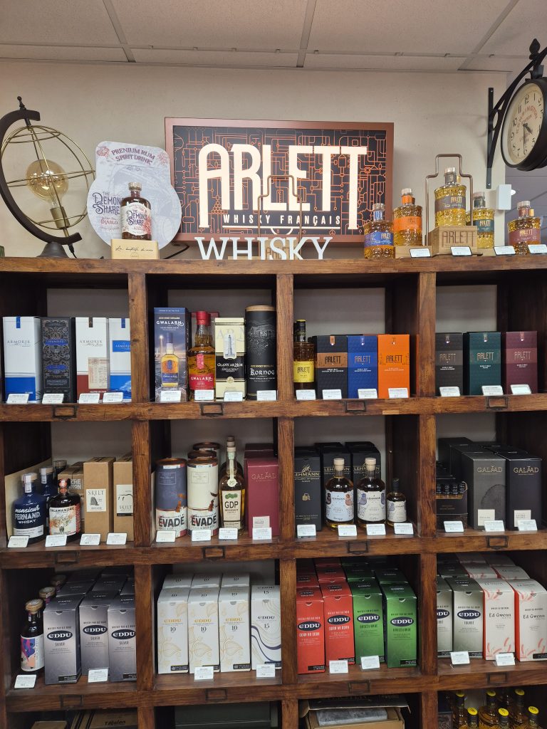 Sélection de whiskies français et bretons chez Rare Old Whisky à Betton près de Rennes