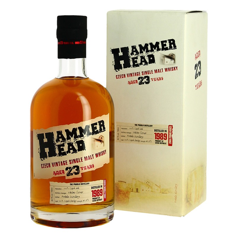 Whiskies rares : pourquoi certaines bouteilles deviennent-elles si recherchées ? 5 Bouteille de whisky tcheque Hammer Head Single Malt 23 ans d'age avec son étui